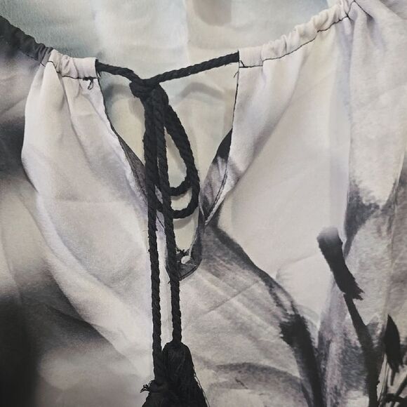 - Joseph Ribkoff Black and White Artistic Cut Out Blouse Size 14 - Picture 3 of 7